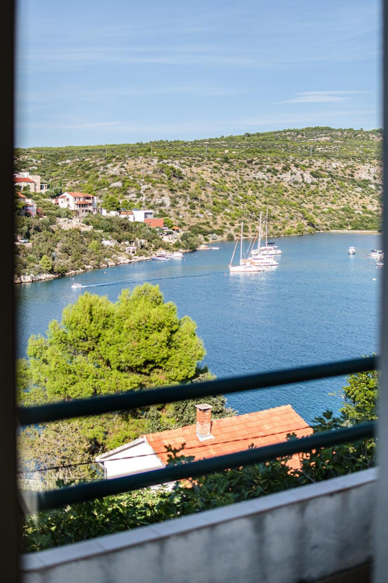 Vila Tudor Bobovisca Exteriör bild