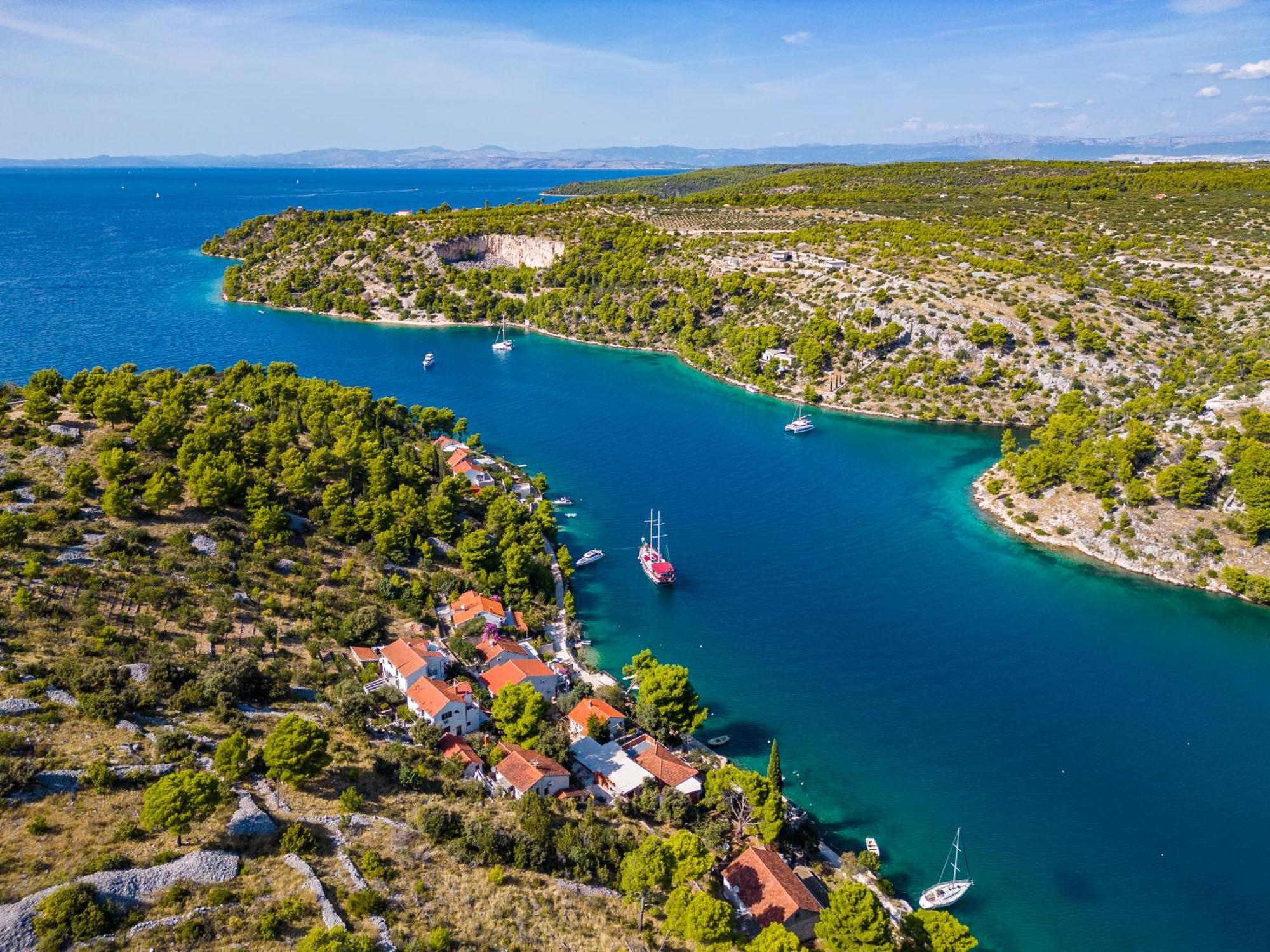 Vila Tudor Bobovisca Exteriör bild