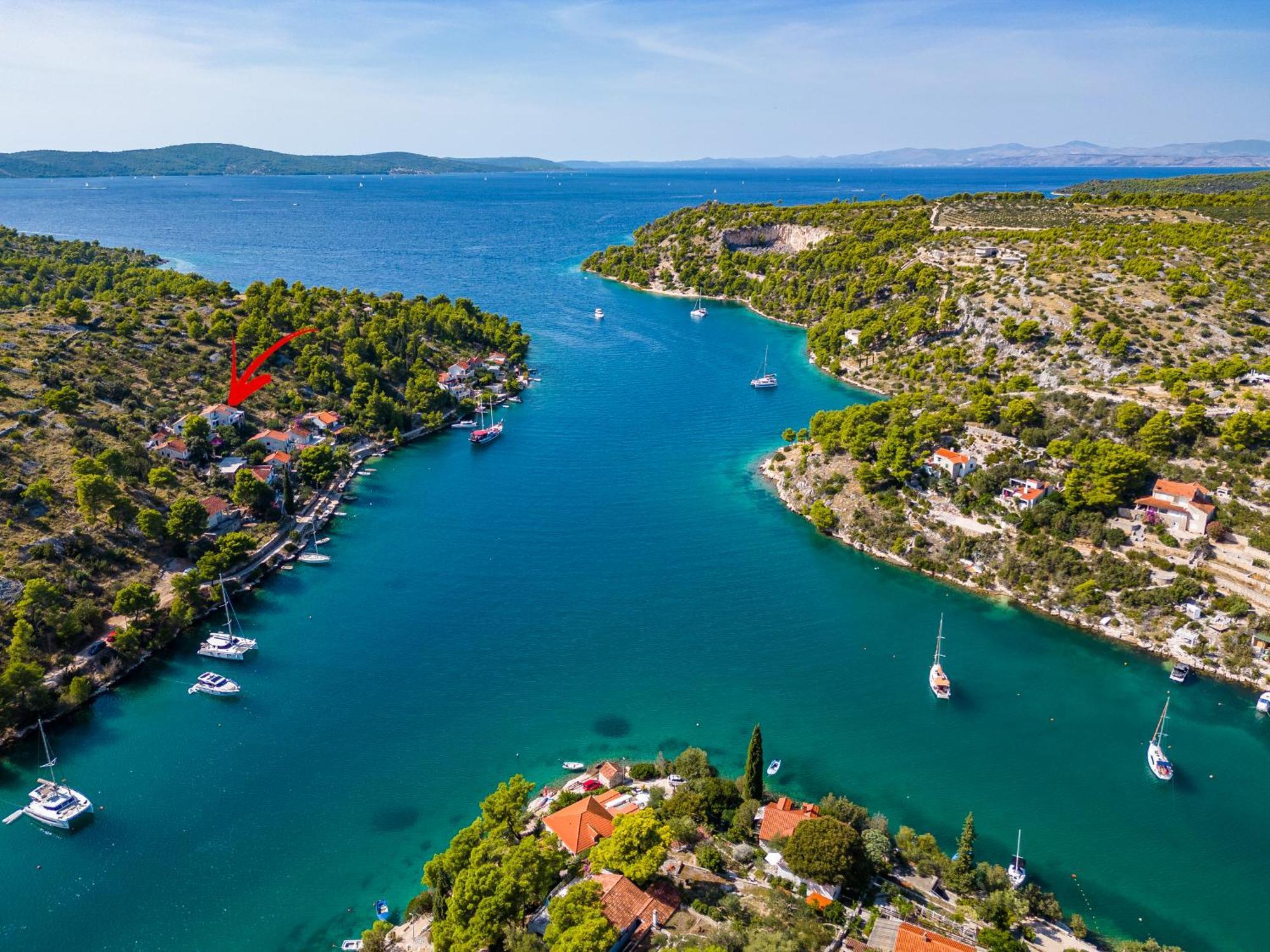 Vila Tudor Bobovisca Exteriör bild