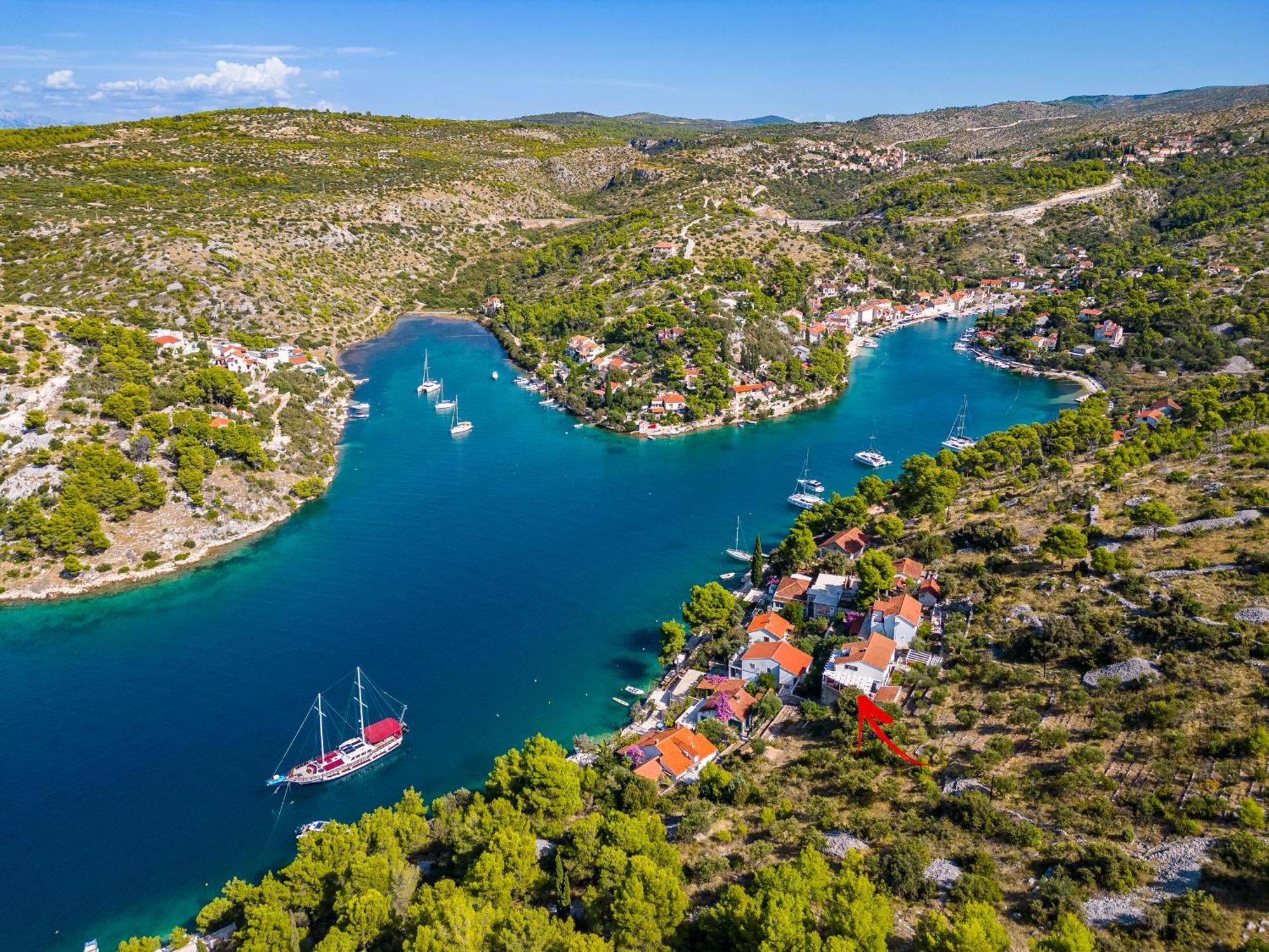 Vila Tudor Bobovisca Exteriör bild
