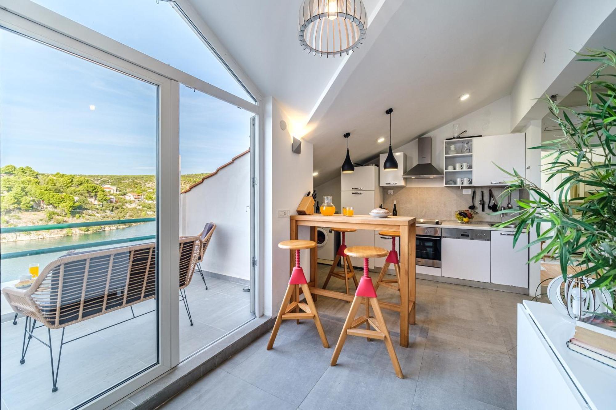 Vila Tudor Bobovisca Exteriör bild